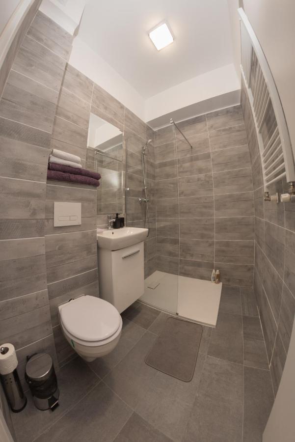 The Chic Minimalist - Apartment Iasi Exterior photo
